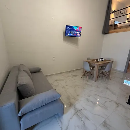 Doukas Loft شقة ني كارفالي