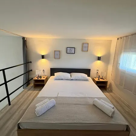 Doukas Loft شقة